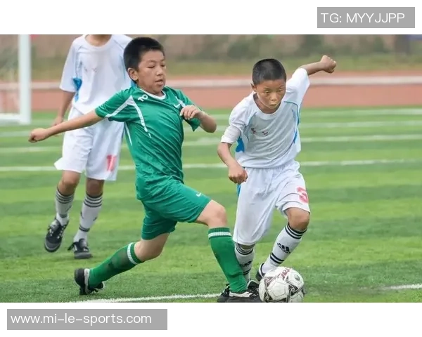 波青年足球俱乐部携手社区共建青少年足球梦想新未来